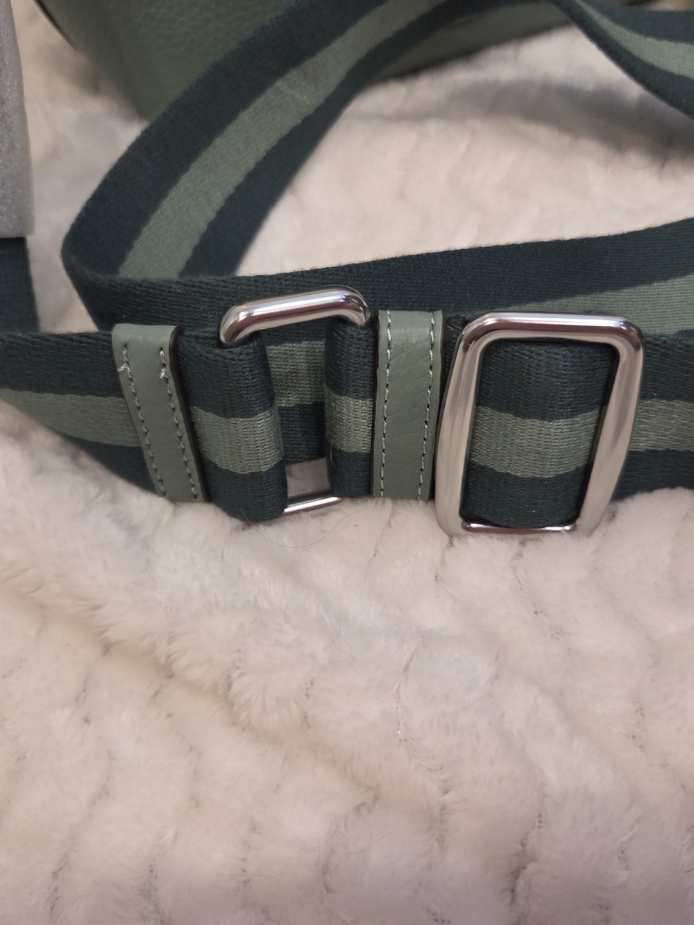 NEW Coach Dempsey Zip-Top Pebble Leather Shoulder Bag in Sage Green - Picture 4 of 7